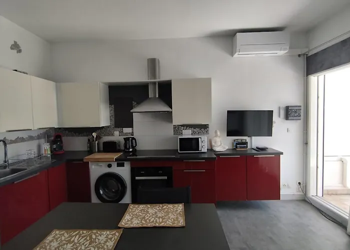 Апартаменты The Contemporary Of The Marina Фронтиньян