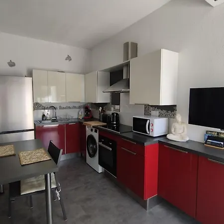 The Contemporary Of The Marina Daire *